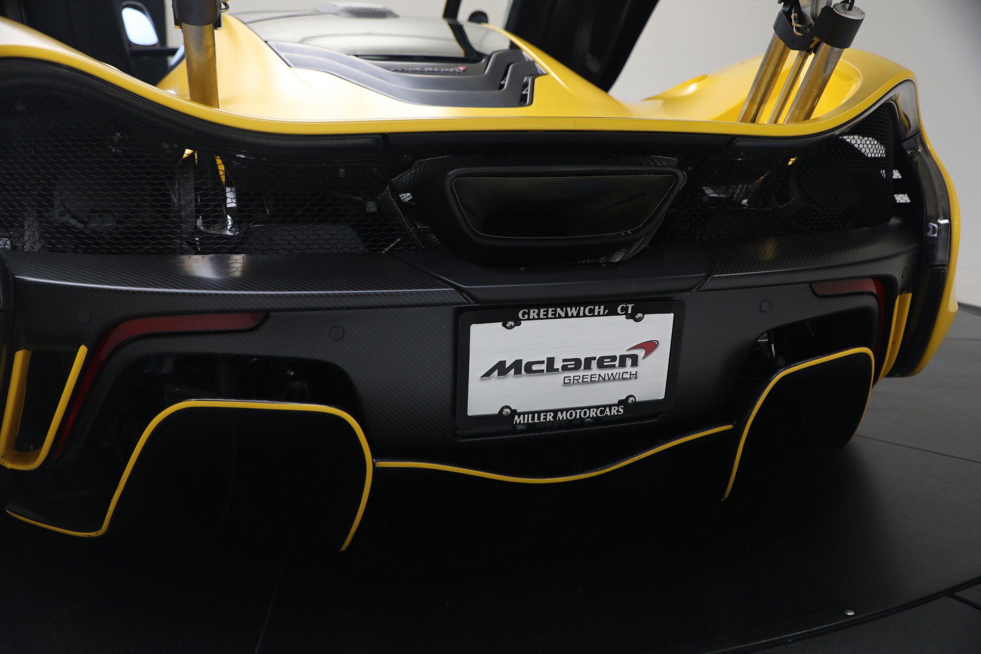 Used 2015 McLaren P1 photo 38