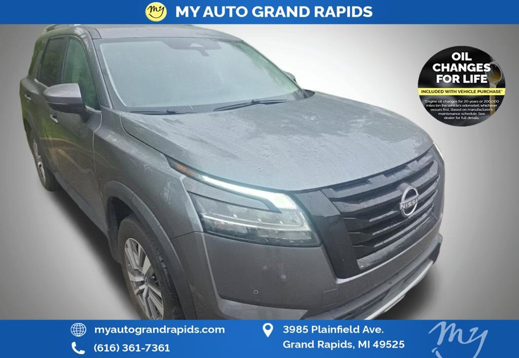 Used 2024 Nissan Pathfinder SL w/ Black Appearance Package