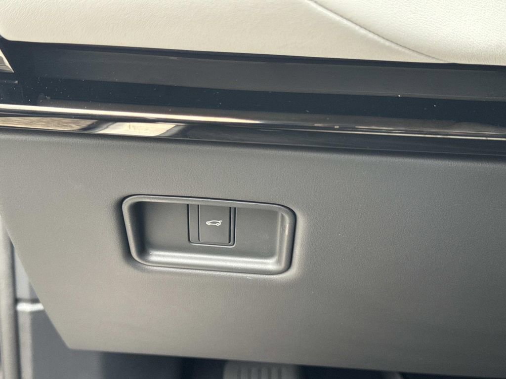 2023 Land Rover Range Rover Sport SE