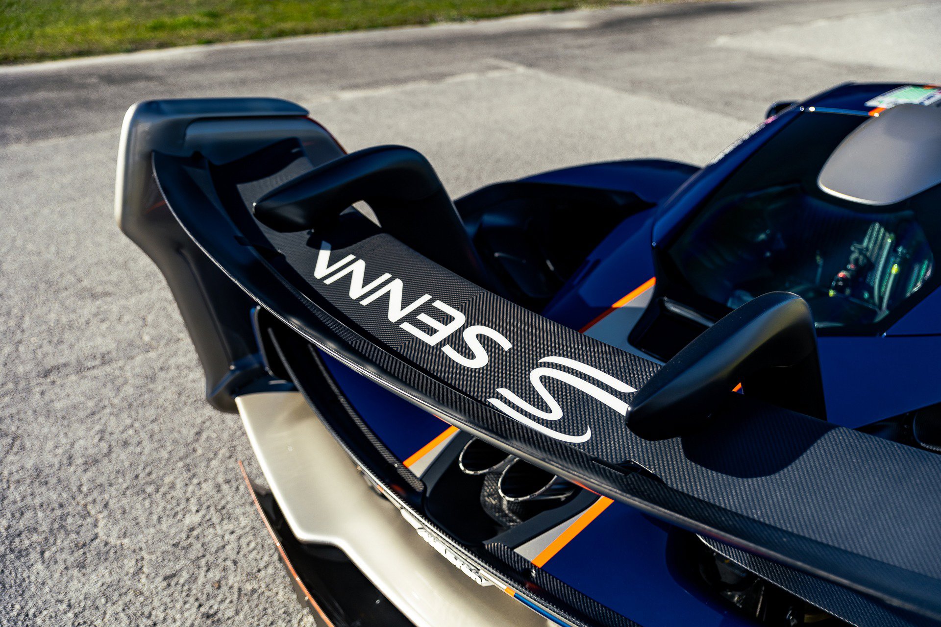 Used 2020 McLaren Senna photo 13