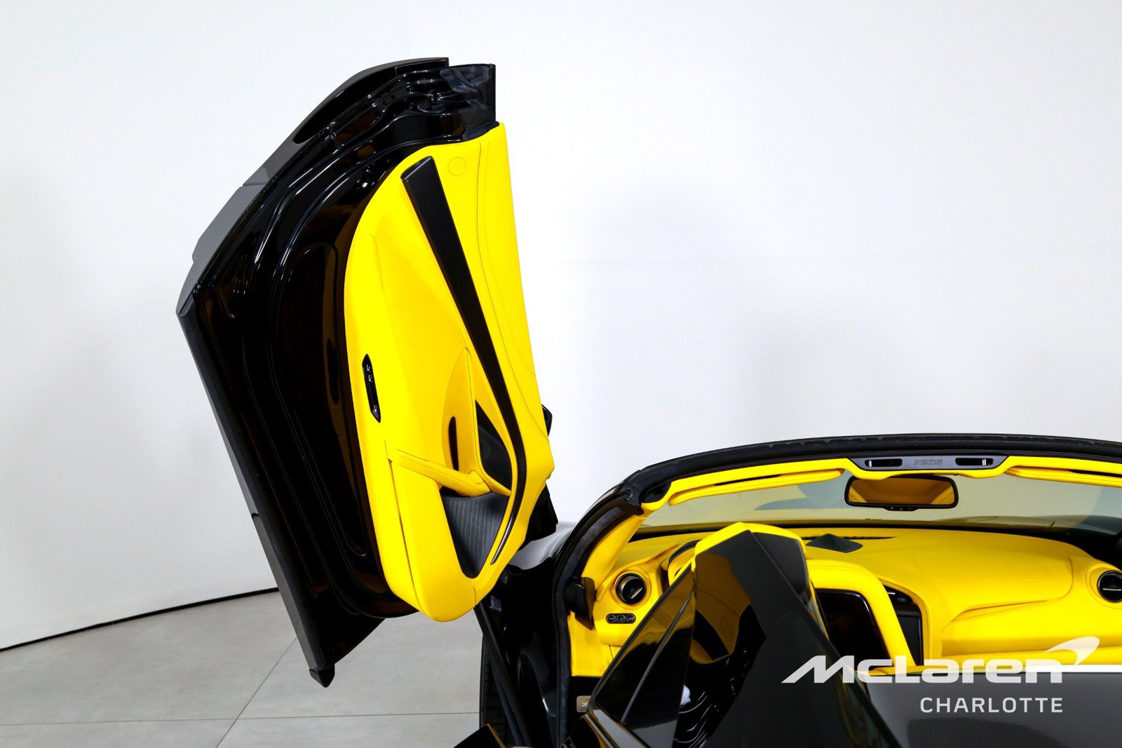Used 2022 McLaren 720S Spider photo 12