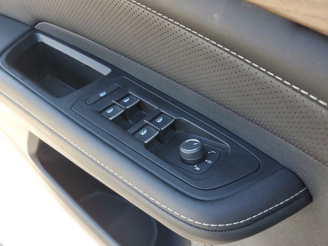 2025 Volkswagen Atlas SE