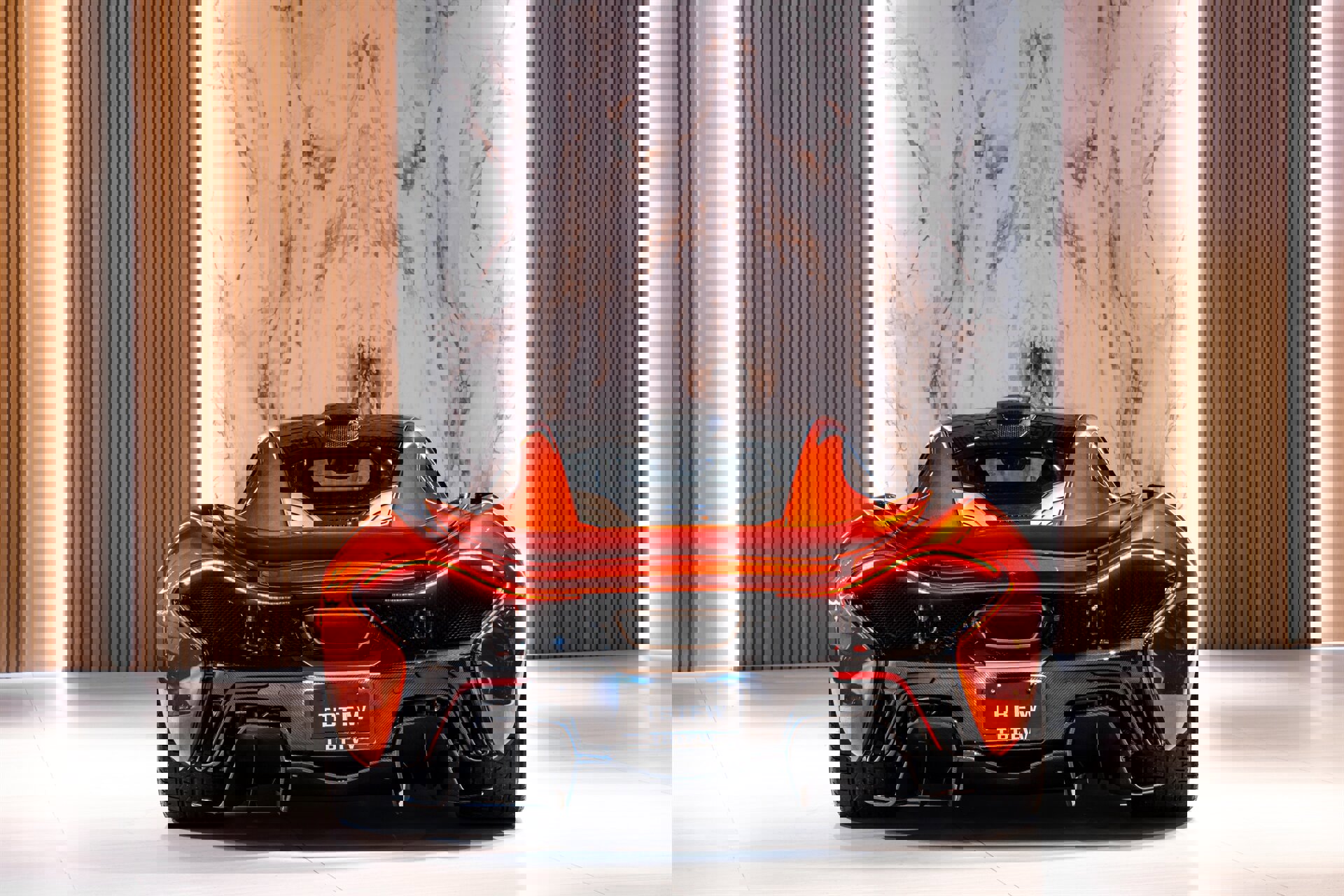 Used 2014 McLaren P1 photo 6