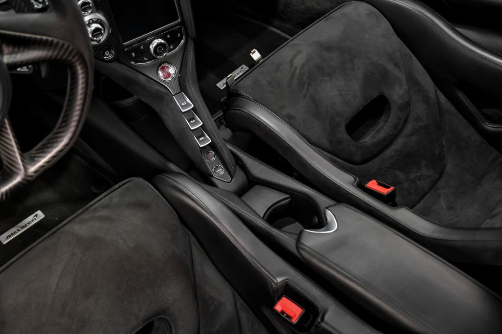 Used 2020 McLaren 720S Performance photo 19