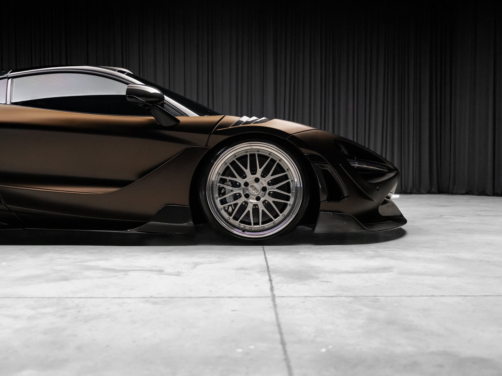 Used 2018 McLaren 720S Luxury photo 36