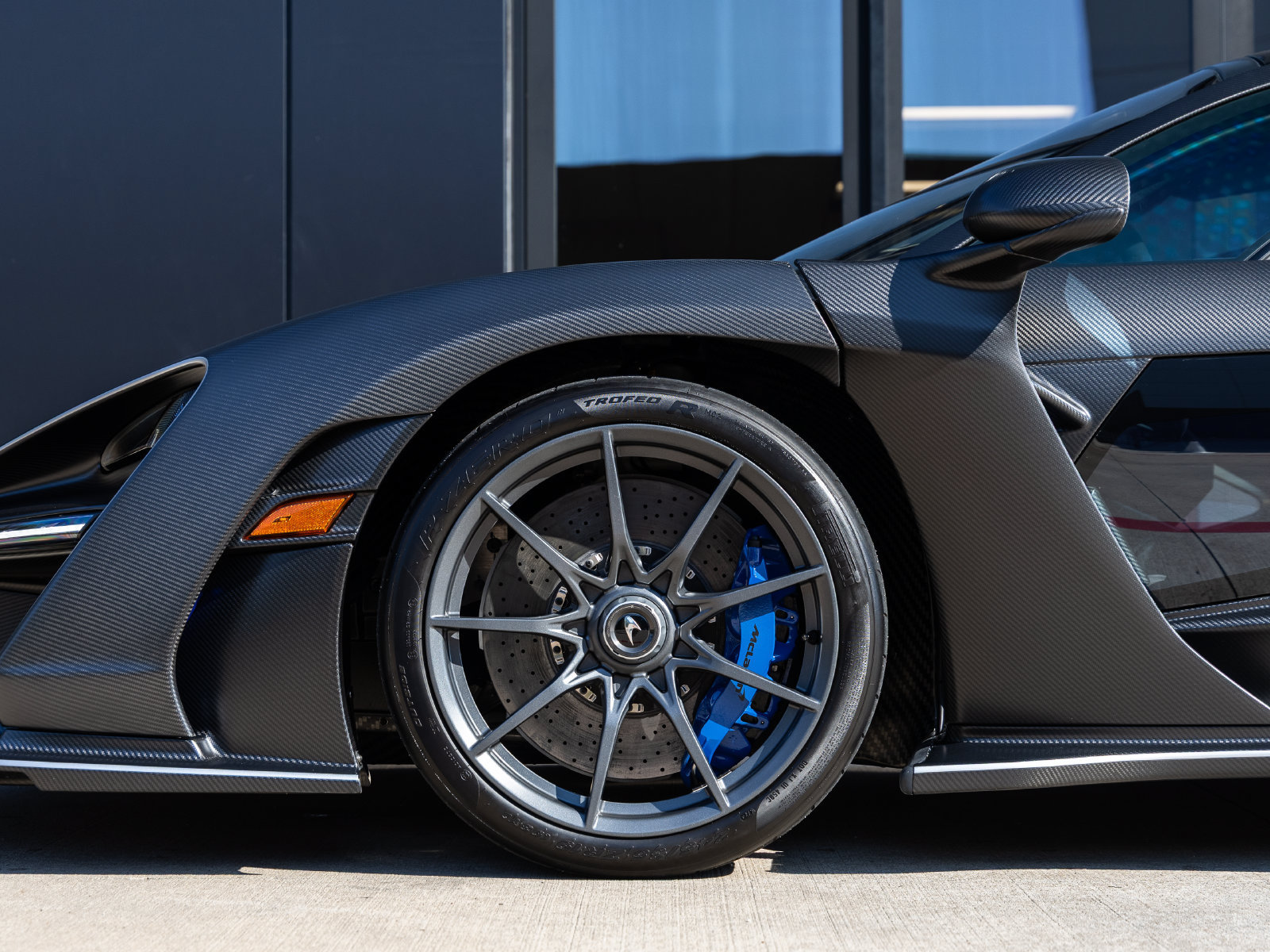 Used 2019 McLaren Senna photo 16
