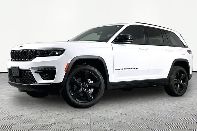 Used 2024 Jeep Grand Cherokee Limited w/ Black Appearance Package