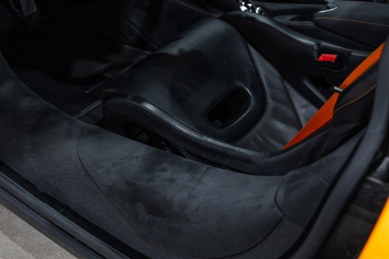 Used 2019 McLaren 720S Performance photo 23