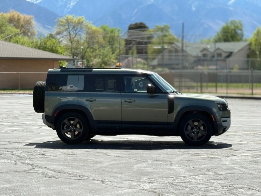 2023 Land Rover Defender 110 SE