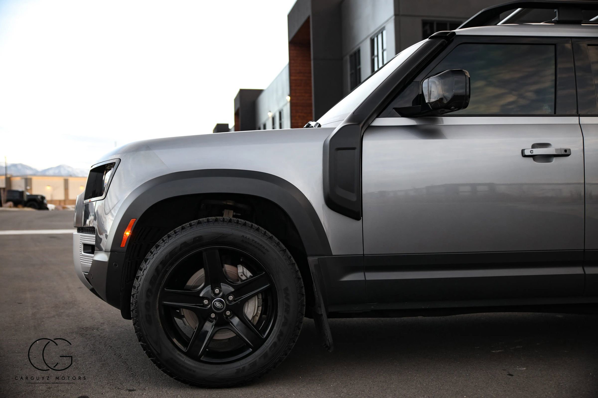 2022 Land Rover Defender 110 SE