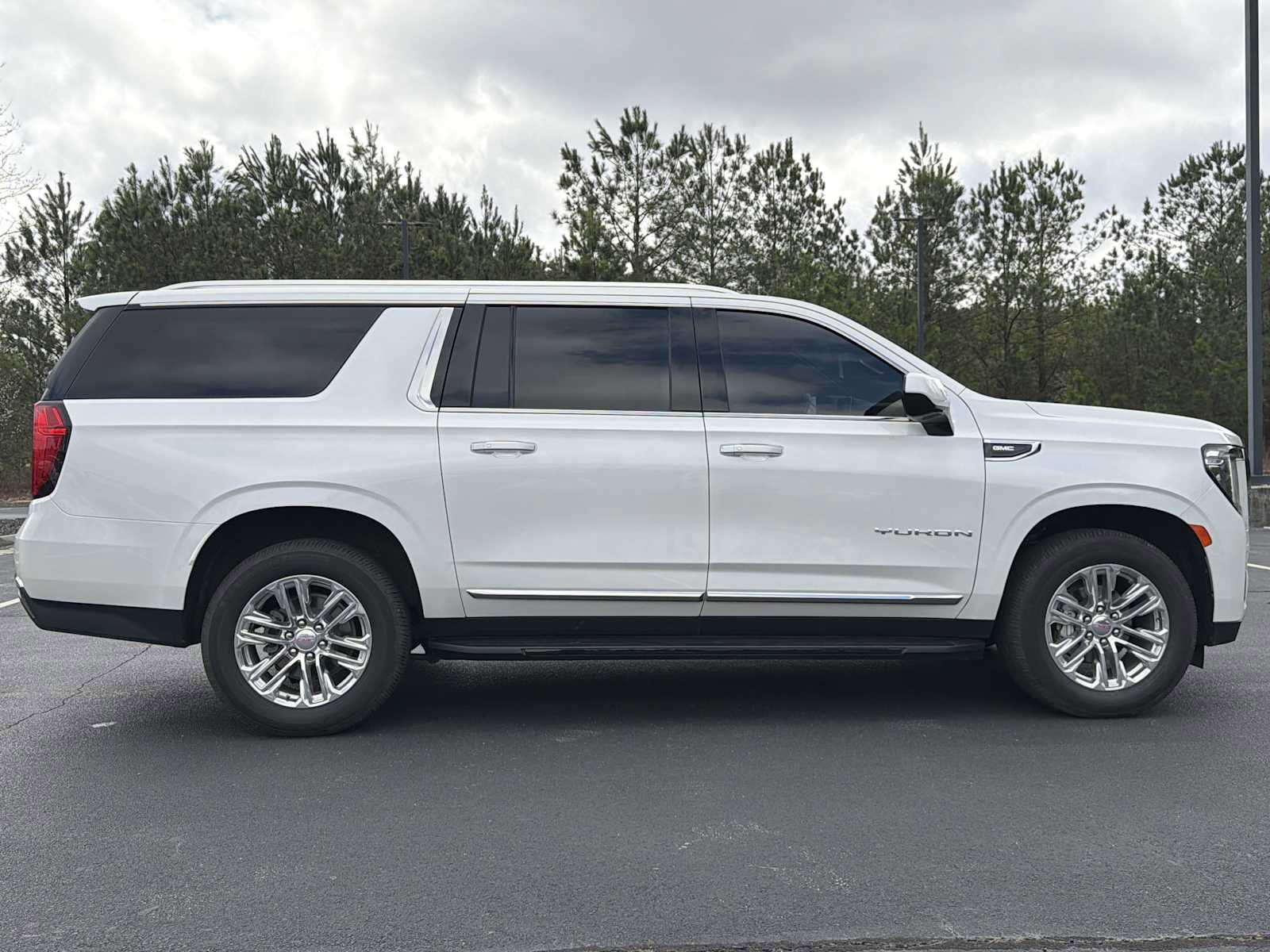 2023 GMC Yukon XL SLT