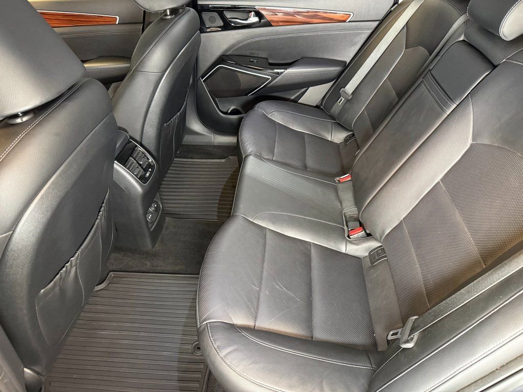 2018 Kia Cadenza Premium