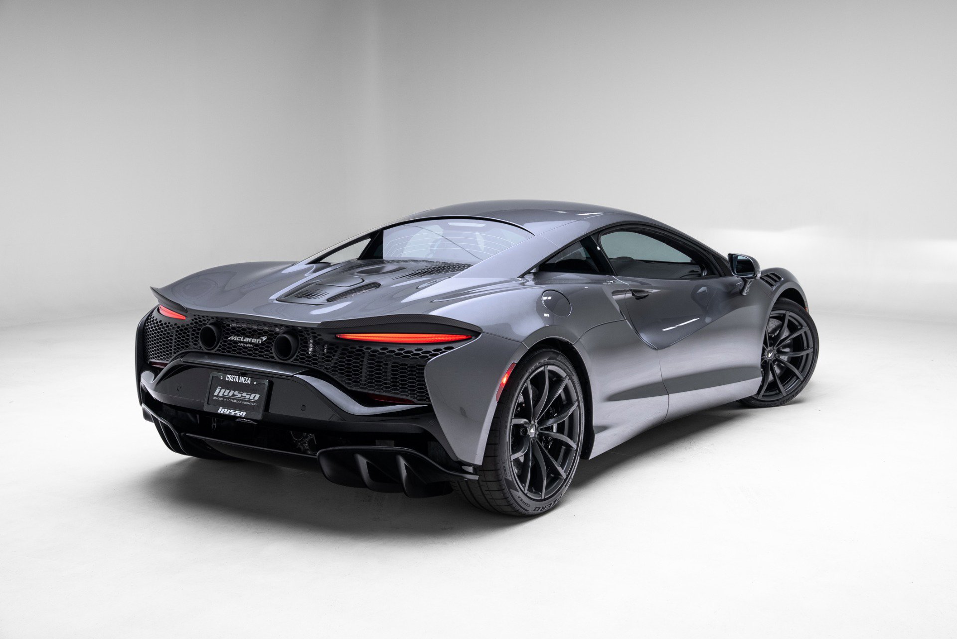 2023 McLaren Artura