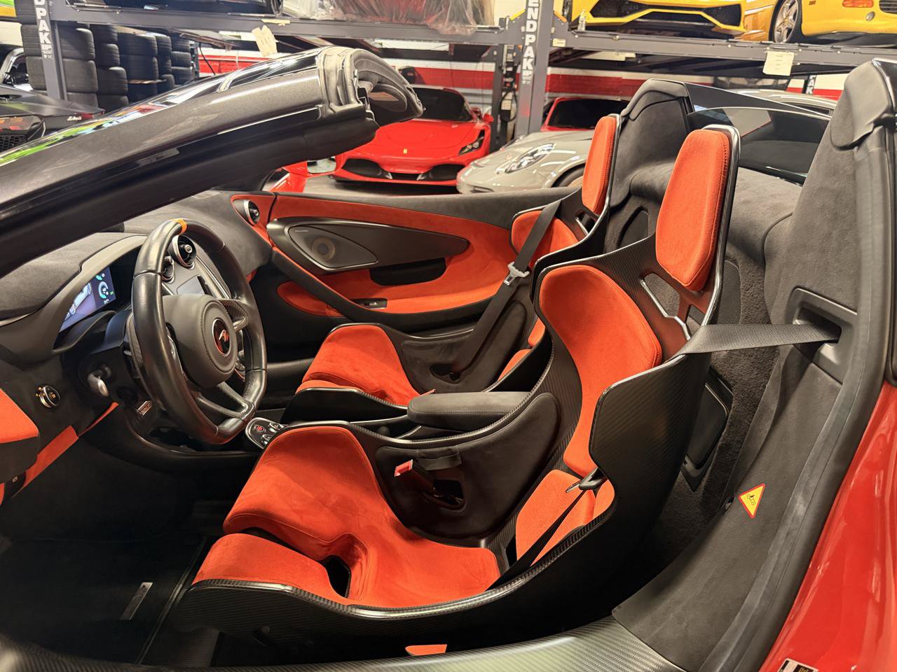 Used 2020 McLaren 600LT Spider photo 18