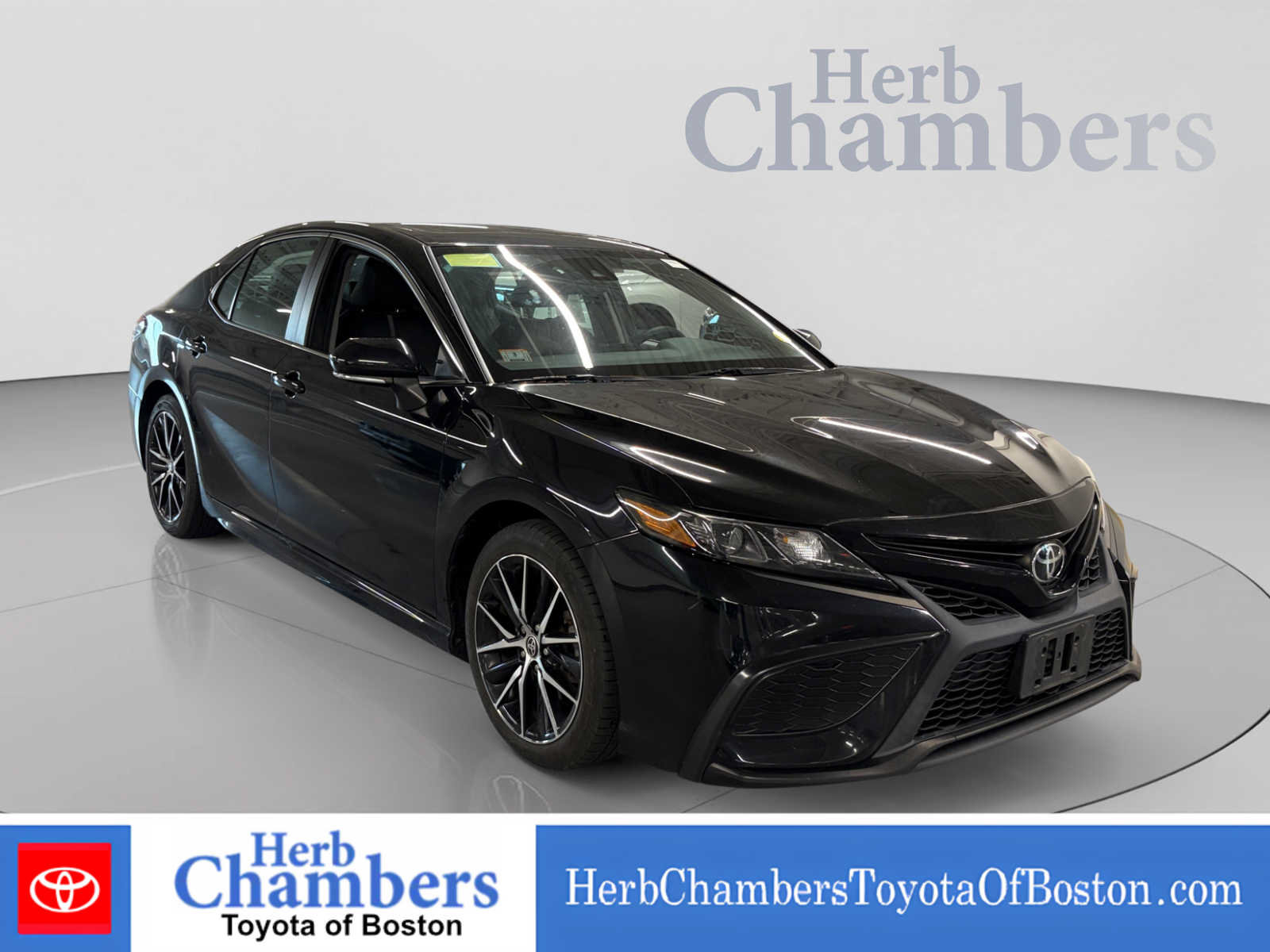 Used 2021 Toyota Camry SE w/ Cold Weather Package