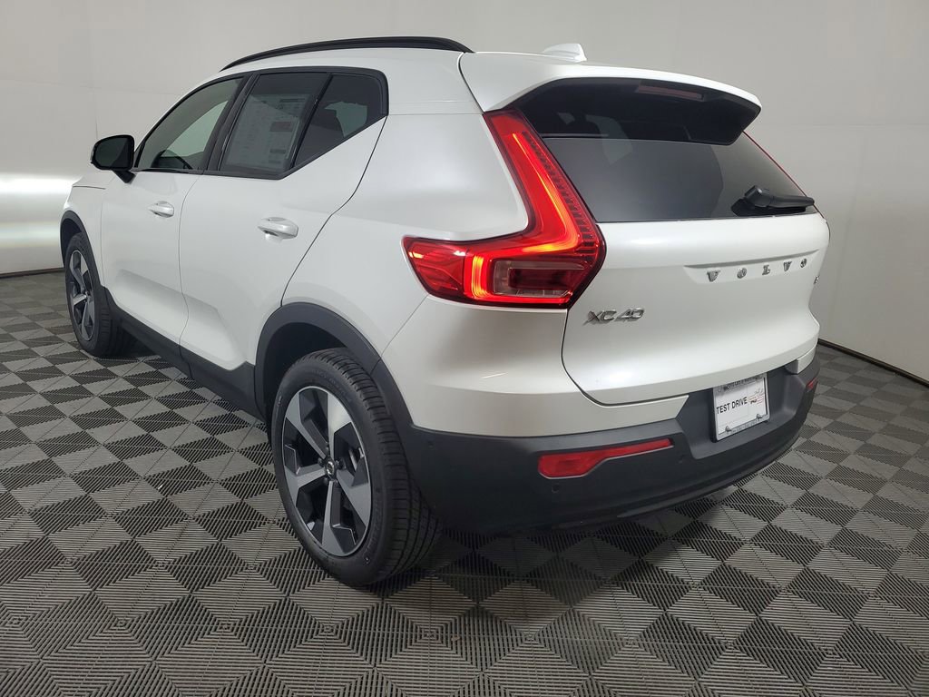 2026 Volvo Xc40 B5 Plus