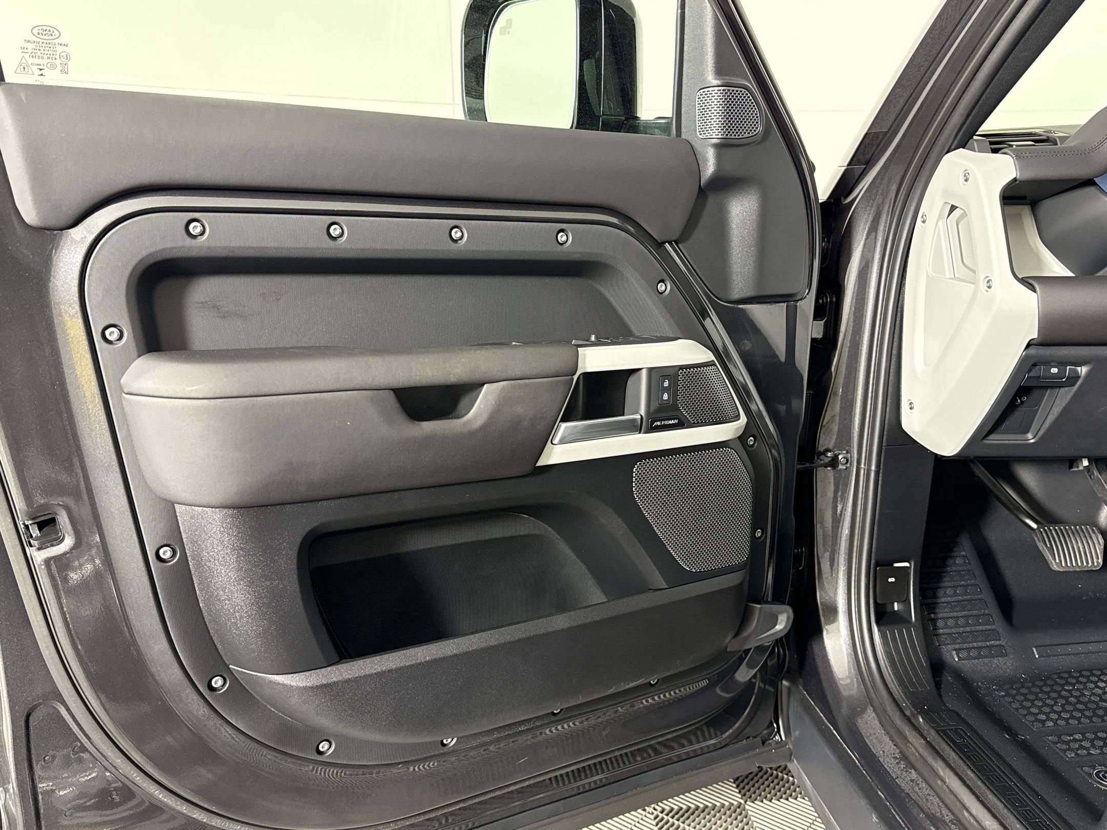 2024 Land Rover Defender 110 S