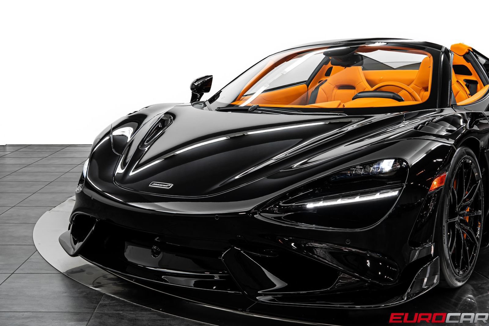 Used 2022 McLaren 765LT photo 16