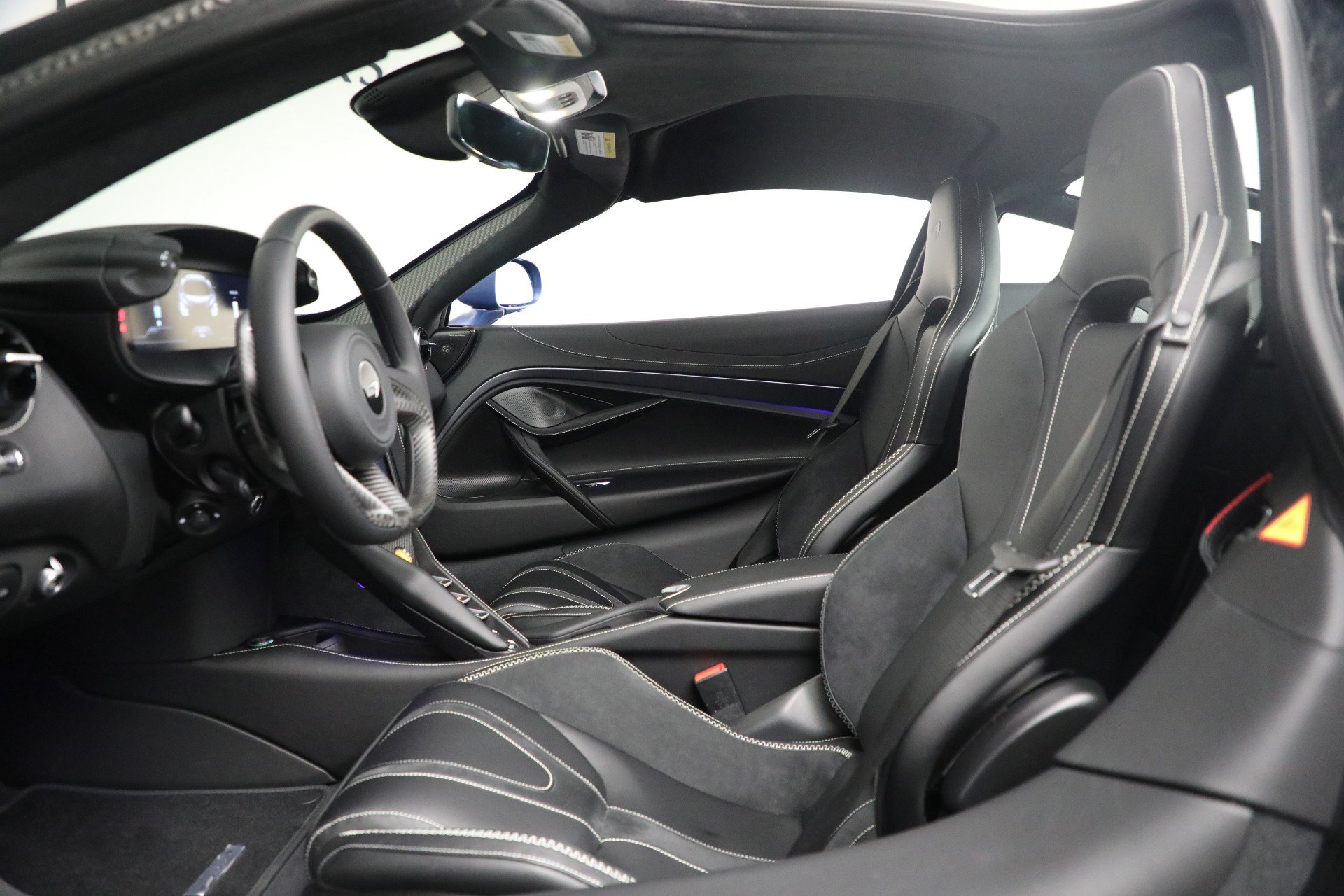 Used 2026 McLaren 750S photo 17