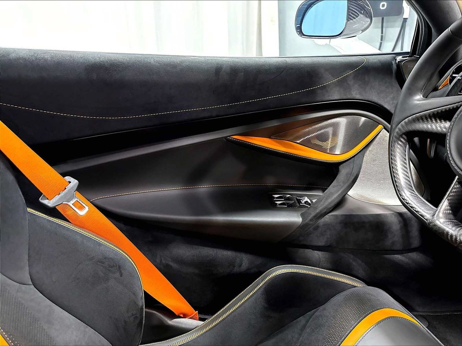 Used 2019 McLaren 720S photo 24