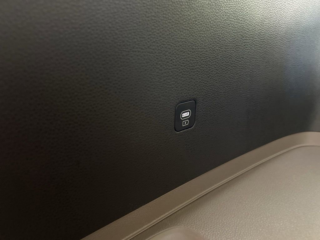 2025 Kia Carnival EX