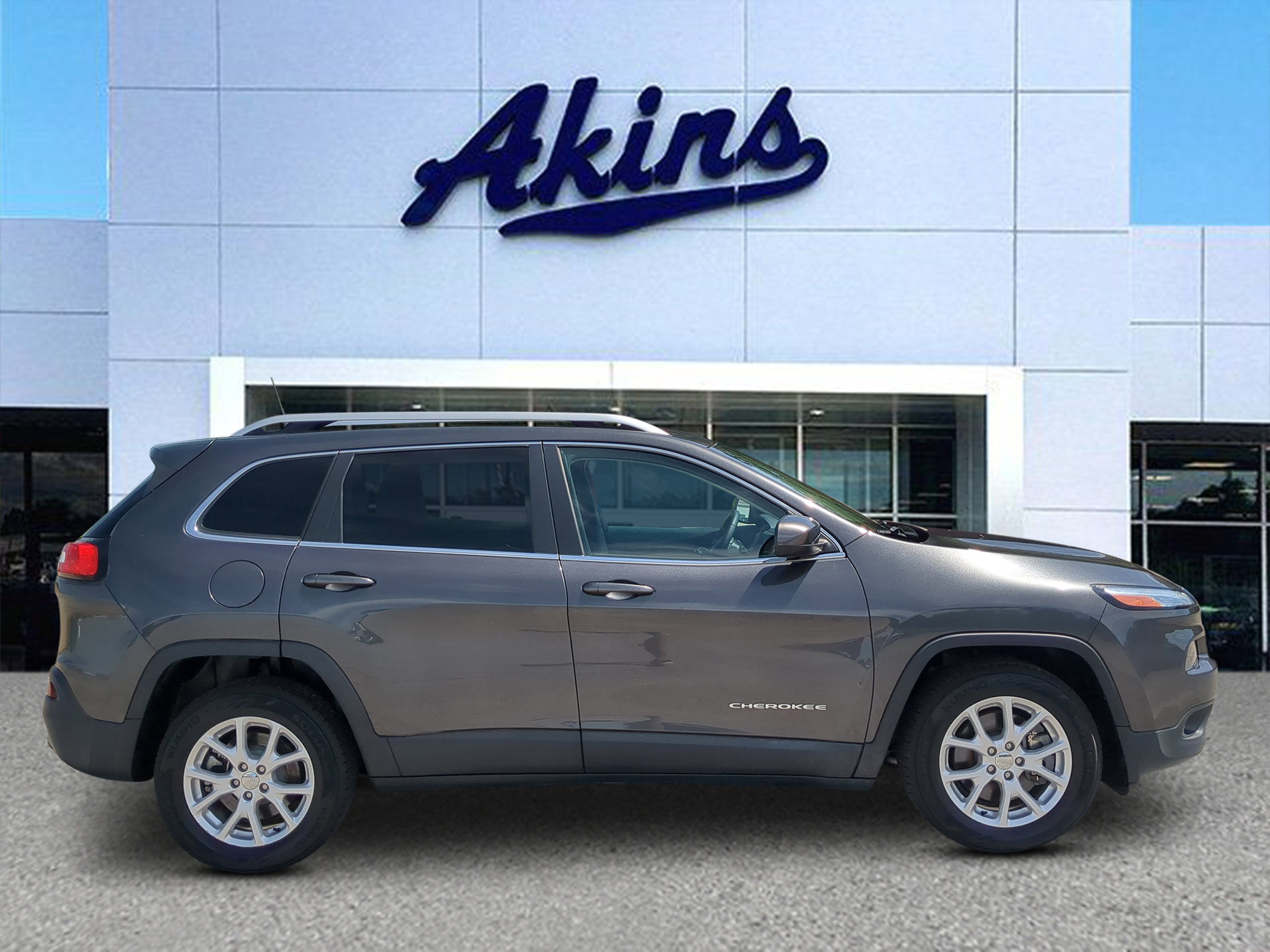 Used 2016 Jeep Cherokee Latitude w/ Trailer Tow Group