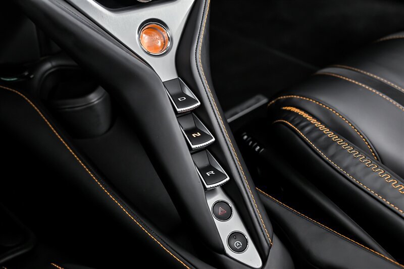 Used 2025 McLaren 750S Spider photo 35