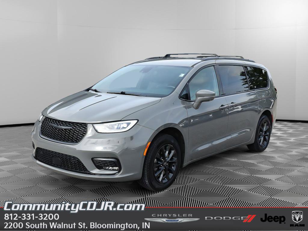 Used 2021 Chrysler Pacifica Touring-L w/ Premium & Safety Sphere Group