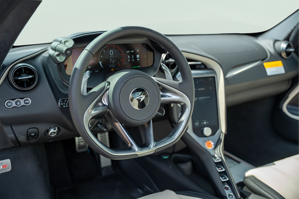 New 2026 McLaren 750S photo 40
