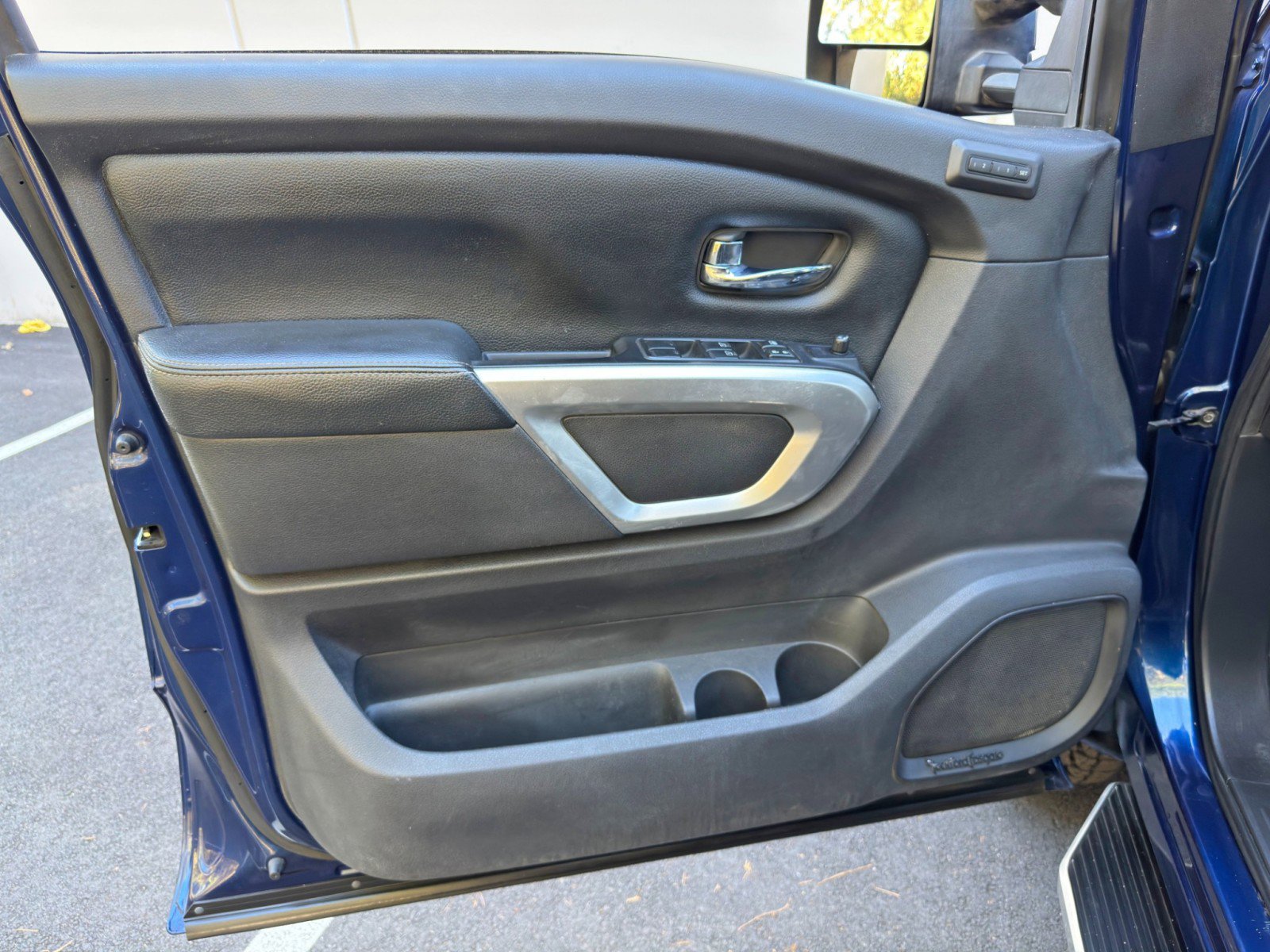 2016 Nissan Titan SL