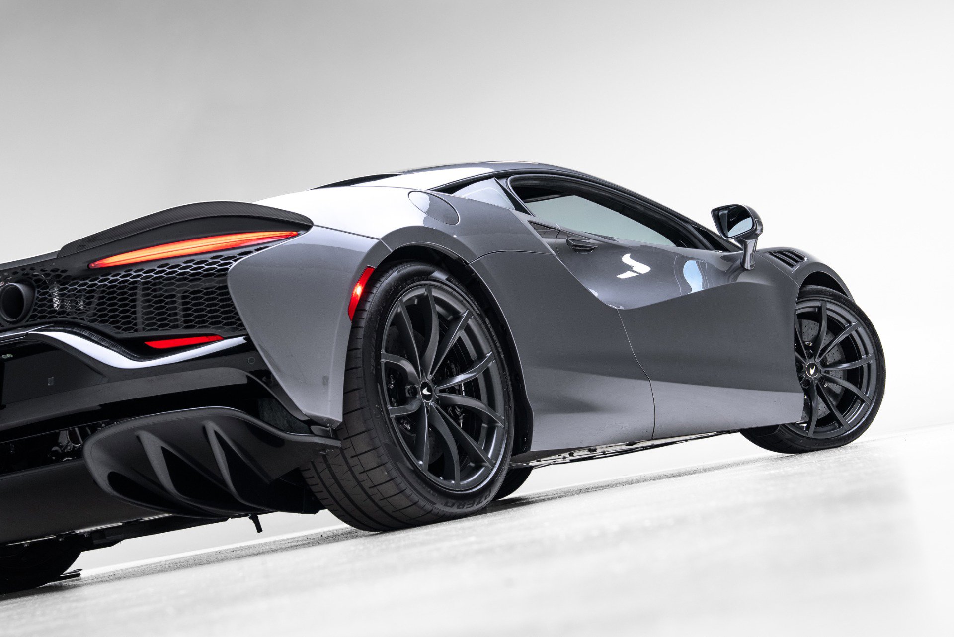 2023 McLaren Artura