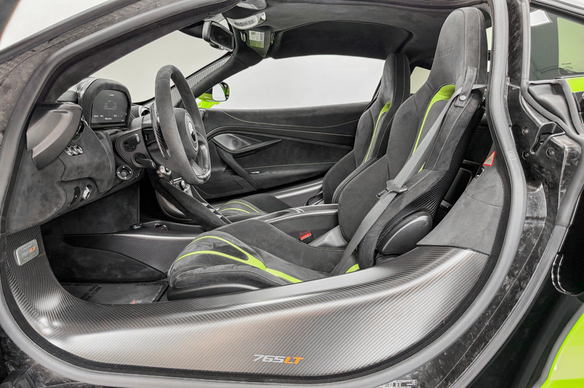 Used 2021 McLaren 765LT photo 25