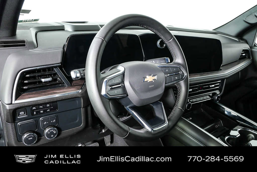 2025 Chevrolet Suburban LT