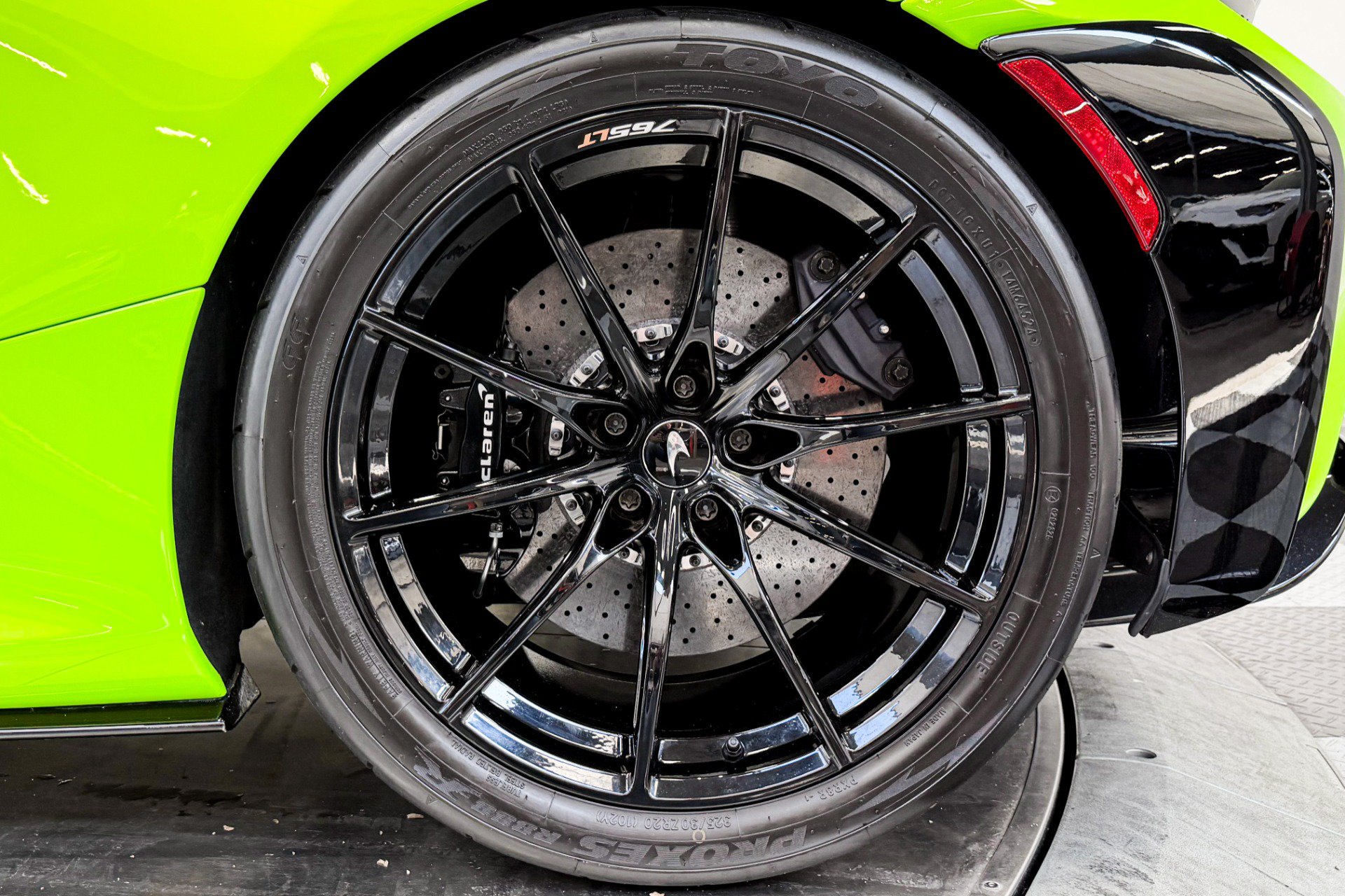 Used 2021 McLaren 765LT photo 11