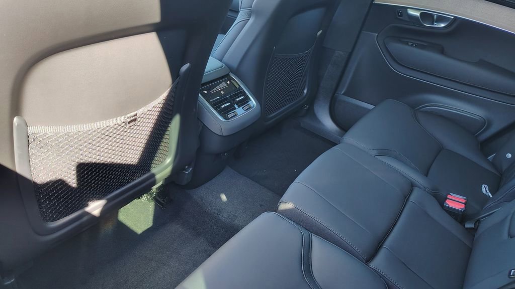 2026 Volvo Xc90 B6 Plus