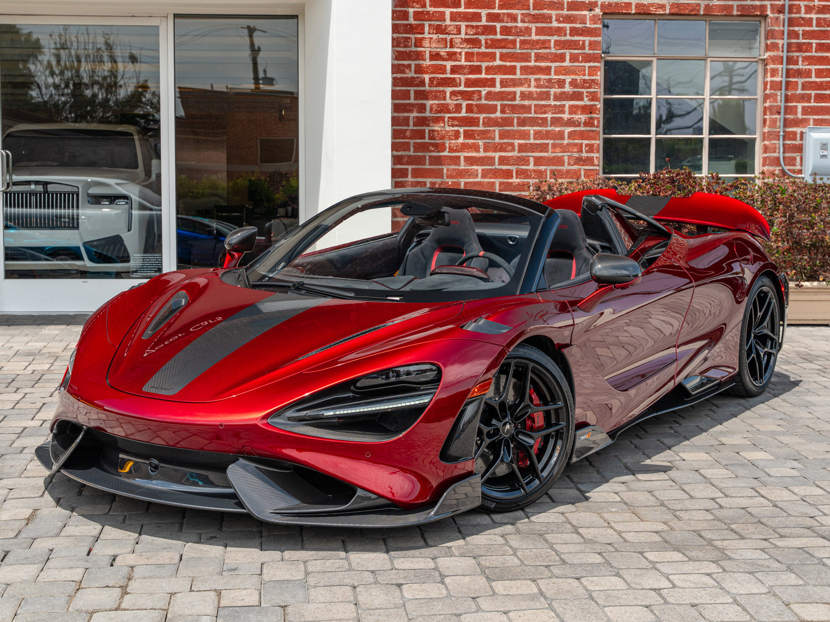 Used 2022 McLaren 765LT photo 19