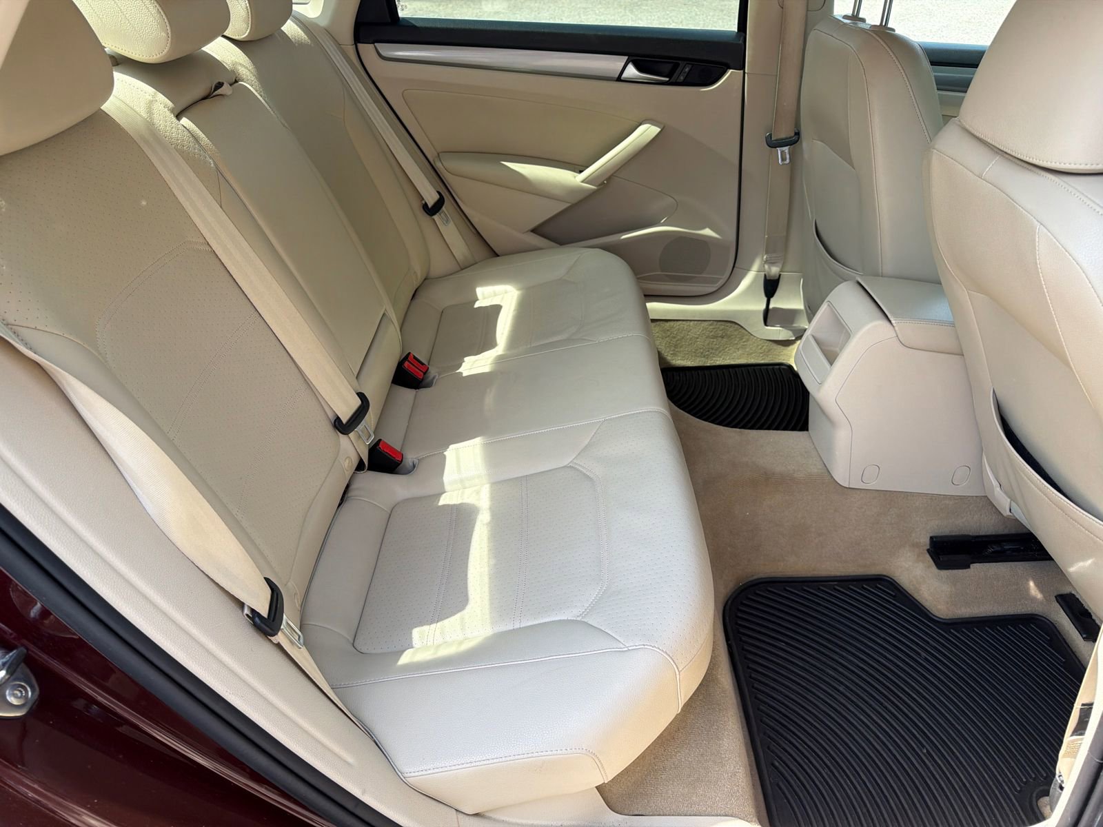 2014 Volkswagen Passat 1.8T Wolfsburg Edition