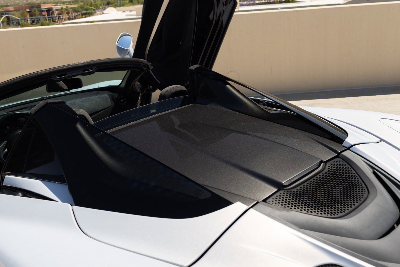 Used 2020 McLaren 720S Spider photo 39