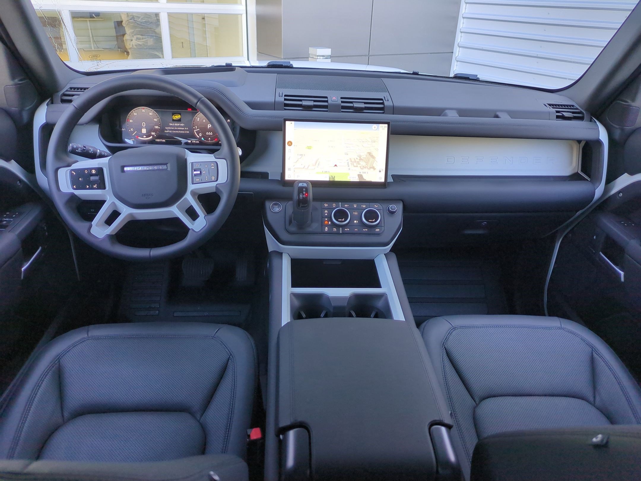 2025 Land Rover Defender 110 S