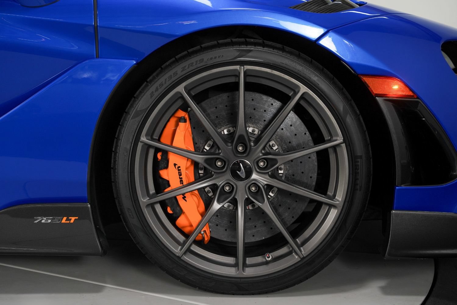Used 2022 McLaren 765LT photo 32