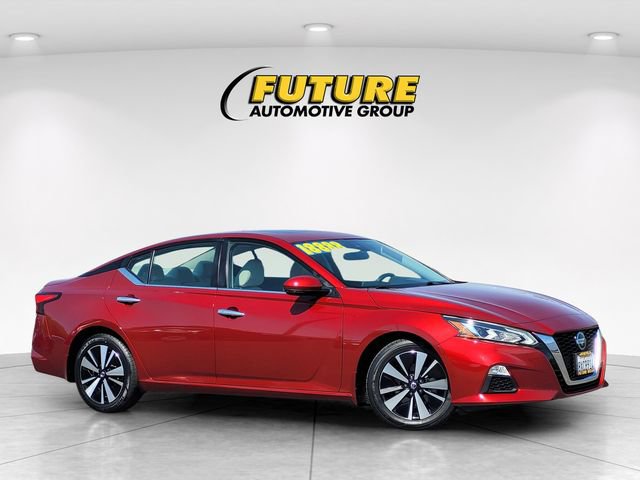 Certified 2021 Nissan Altima 2.5 SV w/ SV Premium Package