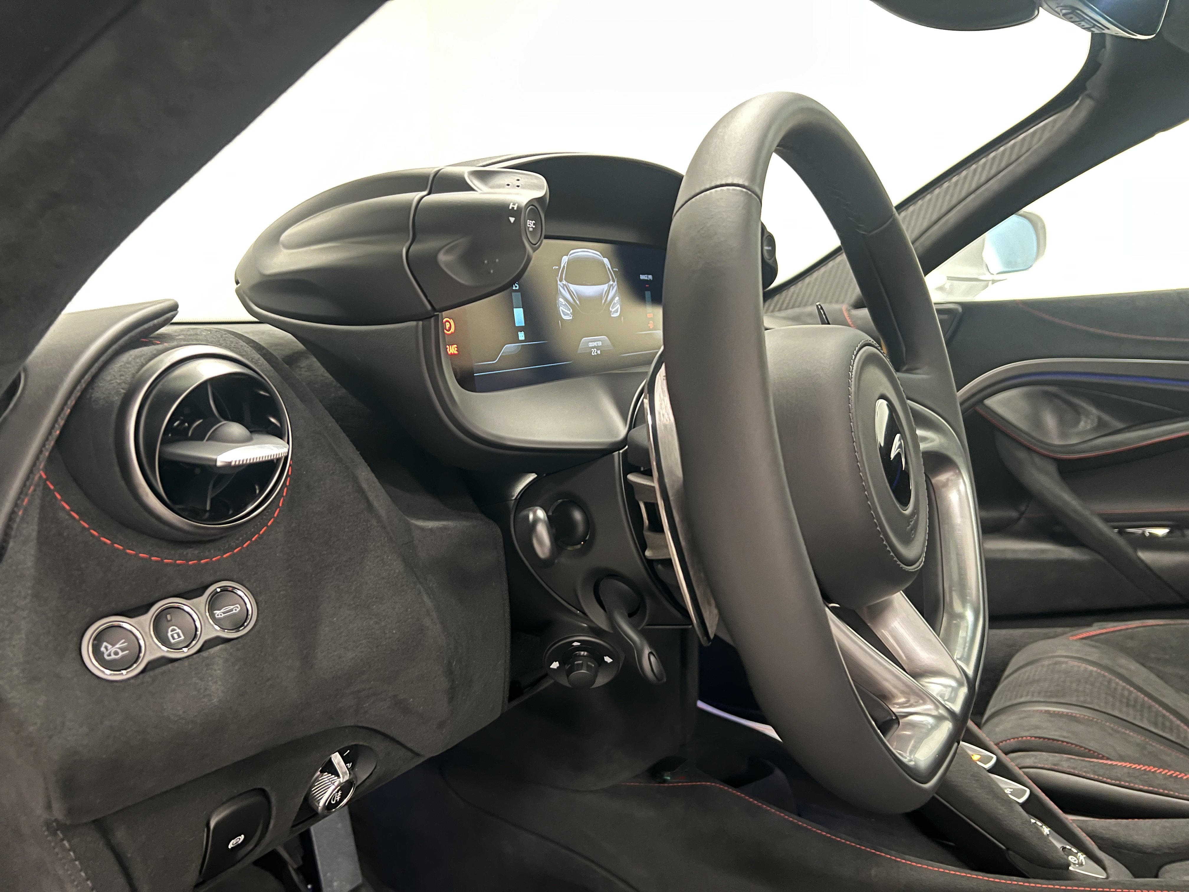 New 2027 McLaren 750S photo 19