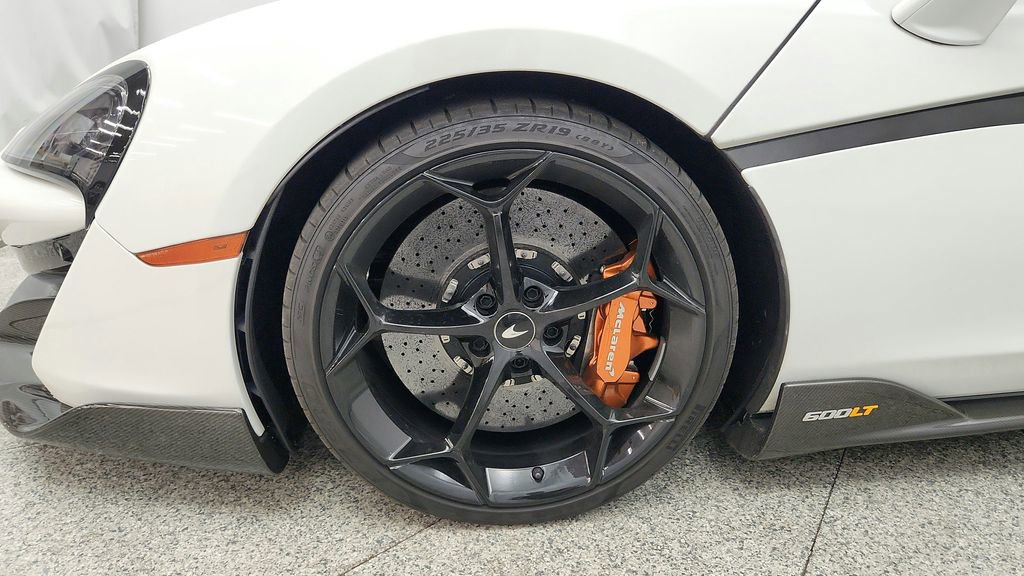 Used 2019 McLaren 600LT photo 15