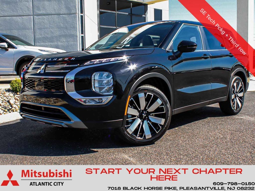 Used 2025 Mitsubishi Outlander SE