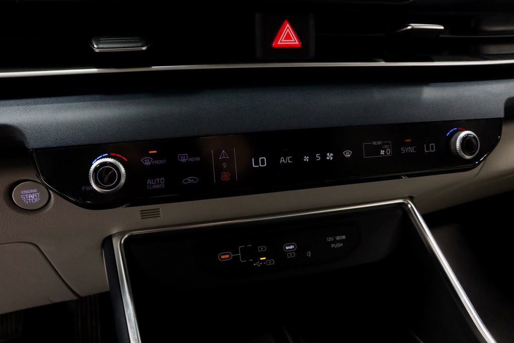 2025 Kia Carnival EX