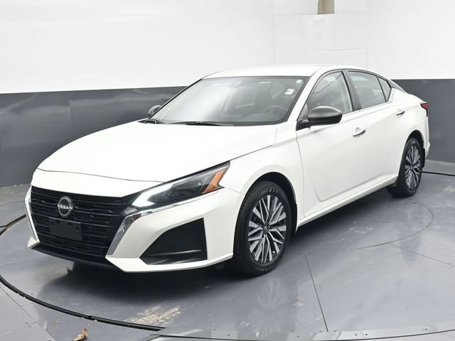 Used 2024 Nissan Altima 2.5 SV