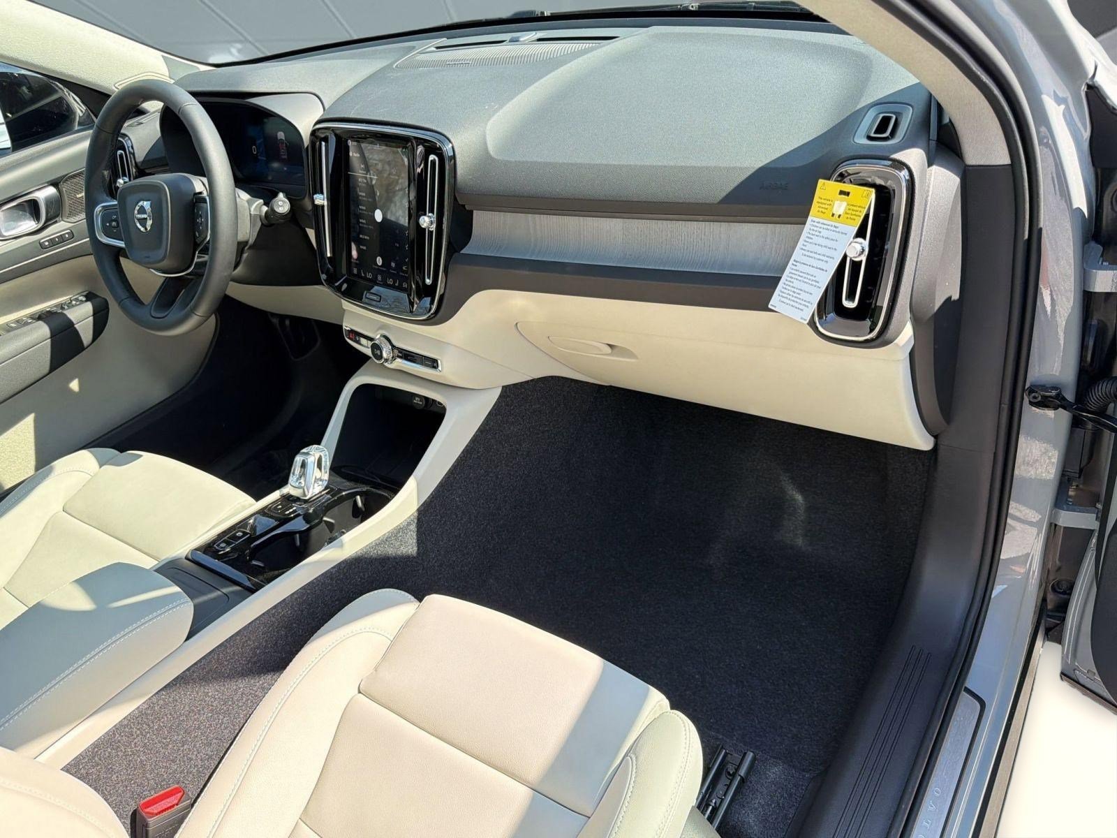 2026 Volvo Xc40 B5 Ultra