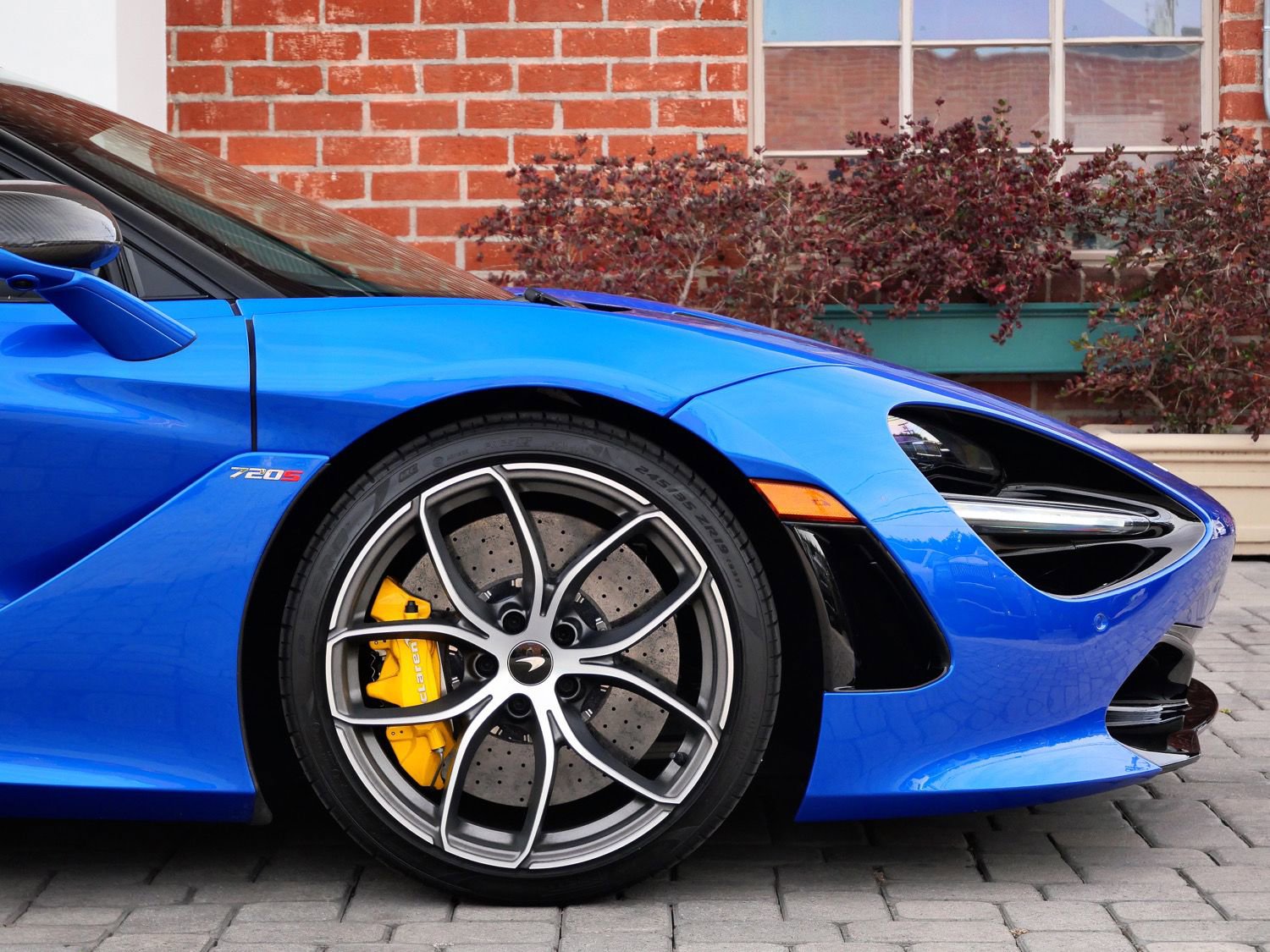 Used 2022 McLaren 720S Luxury photo 7