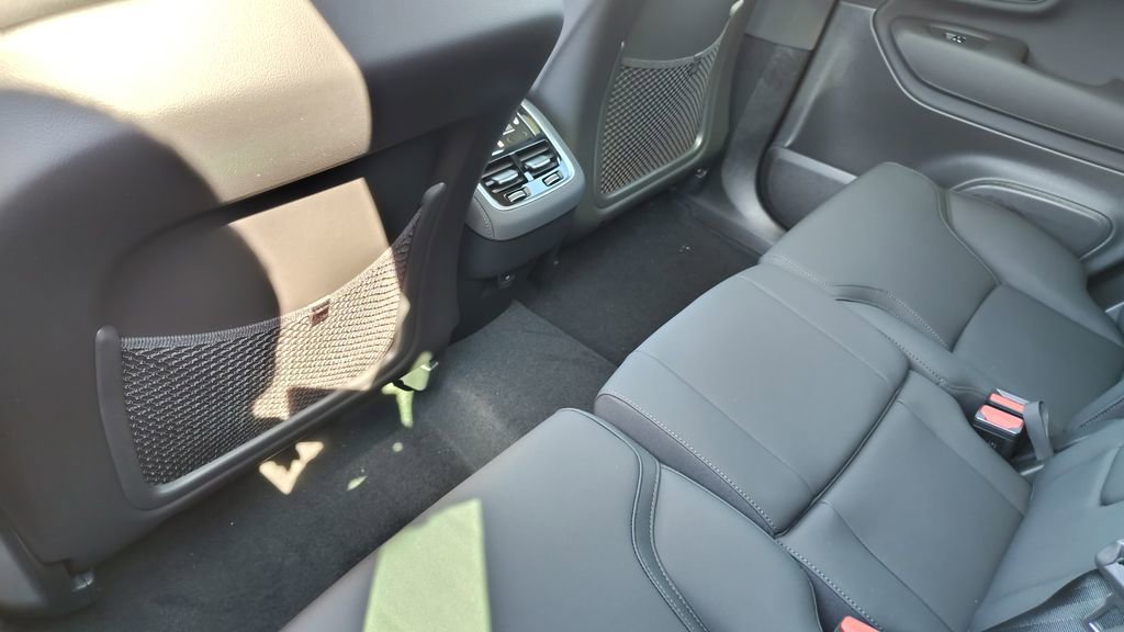 2026 Volvo Xc90 B6 Plus