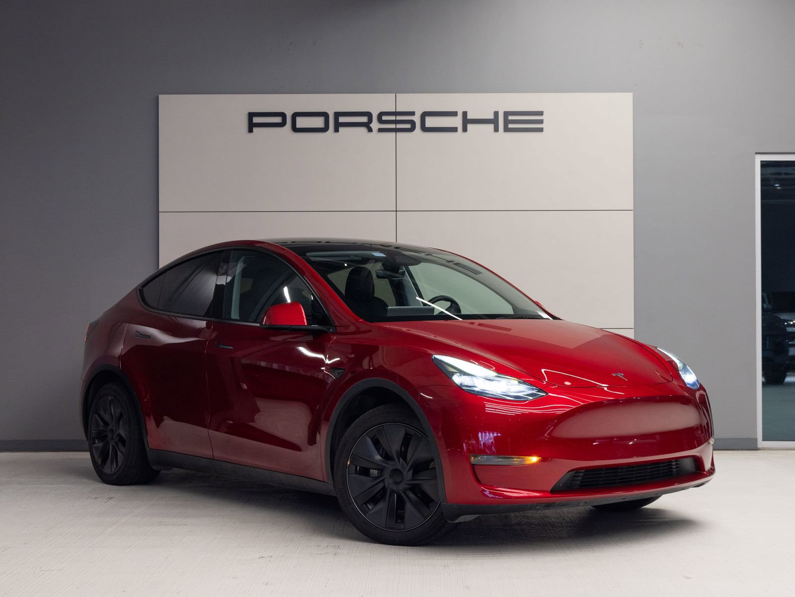 2024 Tesla Model Y 2WD